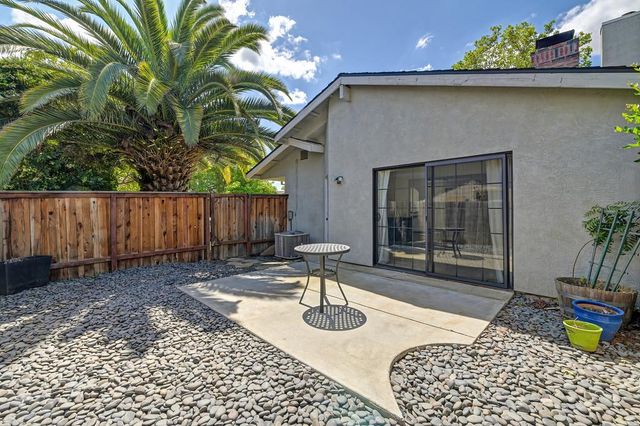 8831 Minnie Cir, Elk Grove, CA 95624