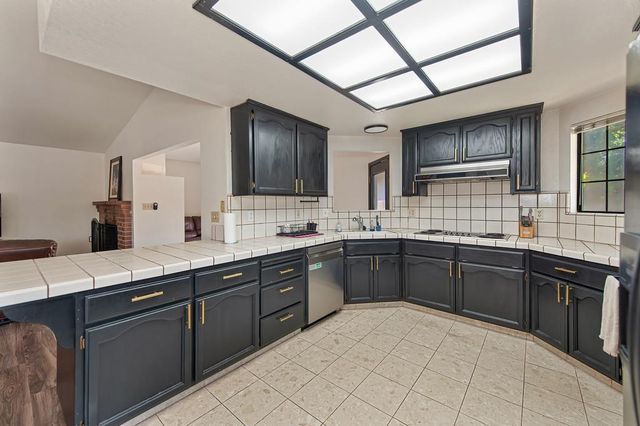 8831 Minnie Cir, Elk Grove, CA 95624