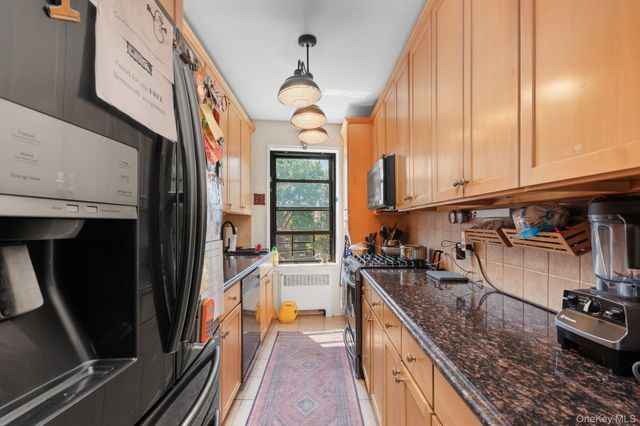 325 Main Street 4C, White Plains, NY 10601