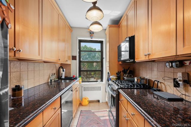 325 Main Street 4C, White Plains, NY 10601
