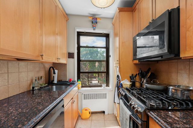 325 Main Street 4C, White Plains, NY 10601