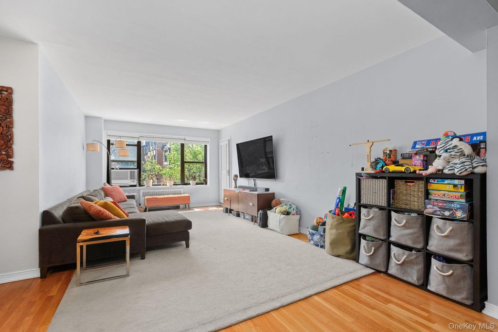 325 Main Street 4C, White Plains, NY 10601 — photo 2