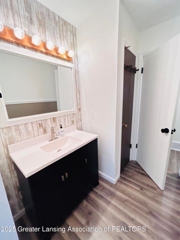 1207 Flanders Road, Charlotte, MI 48813