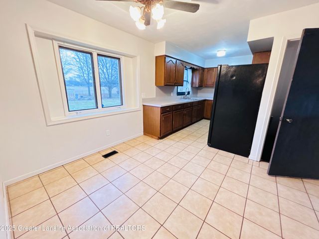 1207 Flanders Road, Charlotte, MI 48813