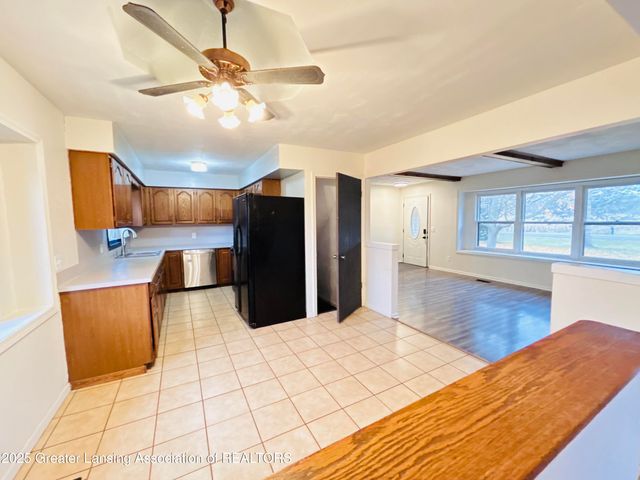 1207 Flanders Road, Charlotte, MI 48813