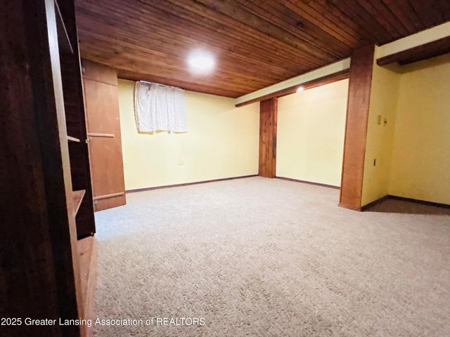 1207 Flanders Road, Charlotte, MI 48813