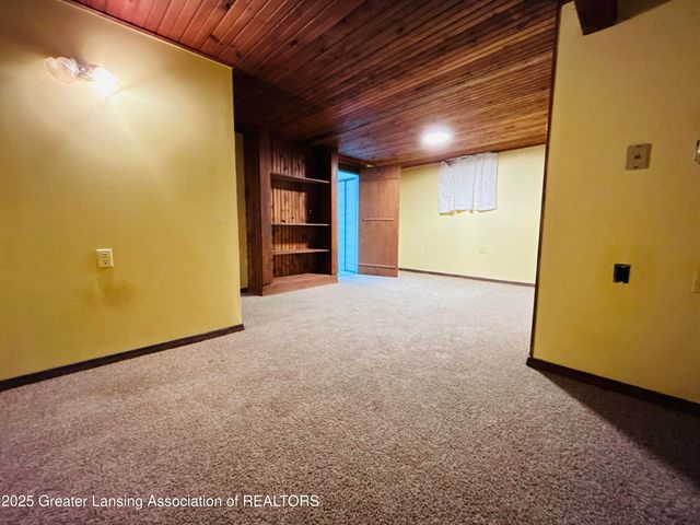 1207 Flanders Road, Charlotte, MI 48813