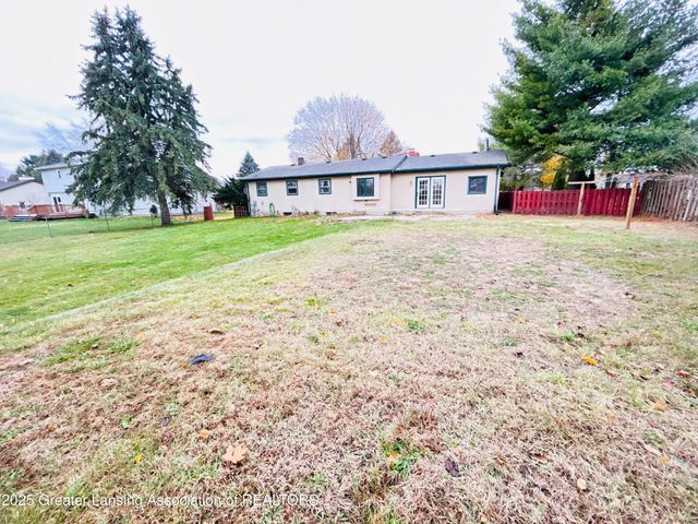 1207 Flanders Road, Charlotte, MI 48813