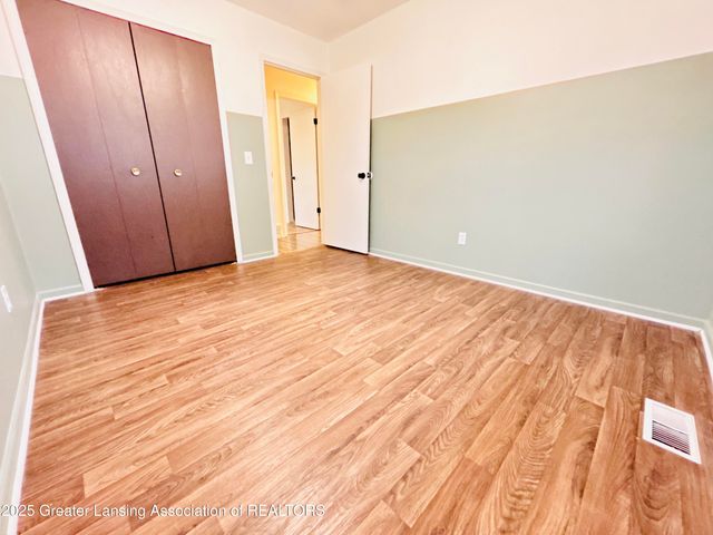 1207 Flanders Road, Charlotte, MI 48813