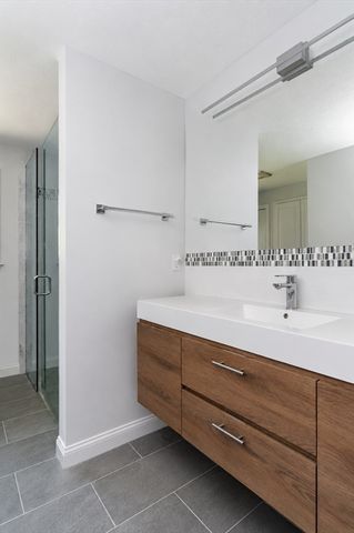 9 Merifield Lane, Natick, MA 01760