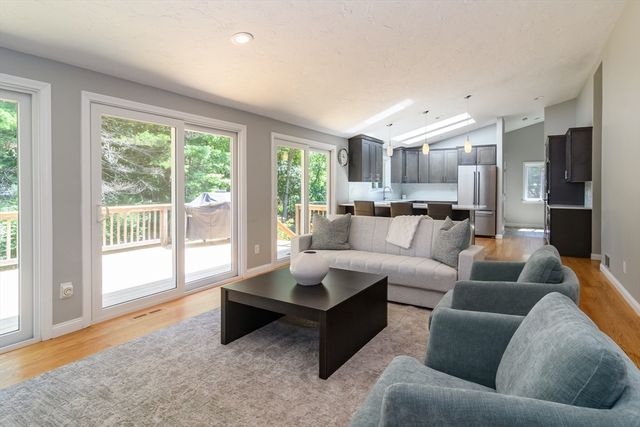 9 Merifield Lane, Natick, MA 01760