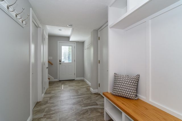9 Merifield Lane, Natick, MA 01760