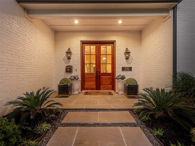 7110 Robin Road, Dallas, TX 75209