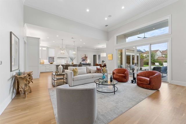 7110 Robin Road, Dallas, TX 75209