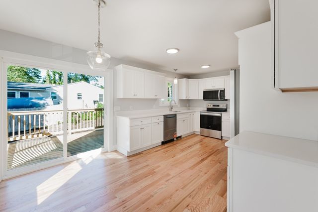 22 Morrison St, Wareham, MA 02538