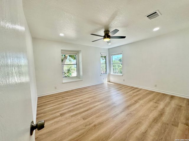 414 Hampton, Boerne, TX 78006