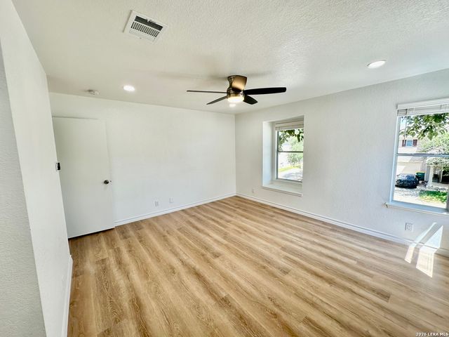 414 Hampton, Boerne, TX 78006