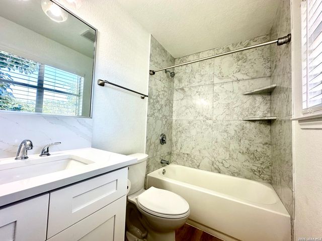 414 Hampton, Boerne, TX 78006