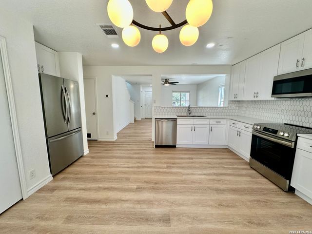 414 Hampton, Boerne, TX 78006