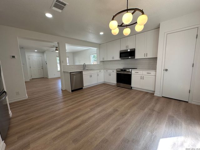 414 Hampton, Boerne, TX 78006