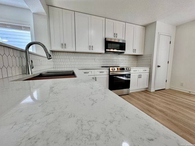 414 Hampton, Boerne, TX 78006