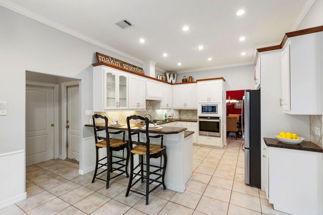 10810 Lake Windcrest, Magnolia, TX 77354