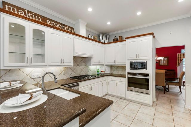 10810 Lake Windcrest, Magnolia, TX 77354