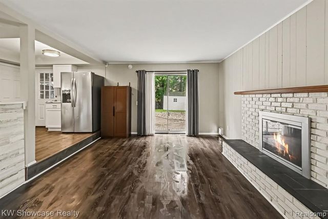 3305 Harvey Lake Road, Highland, MI 48356