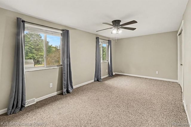 3305 Harvey Lake Road, Highland, MI 48356