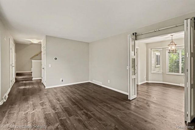 3305 Harvey Lake Road, Highland, MI 48356