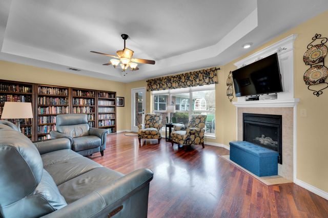 211 Walker Court N, Waxahachie, TX 75167