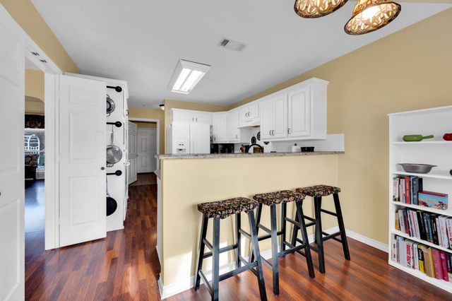 211 Walker Court N, Waxahachie, TX 75167