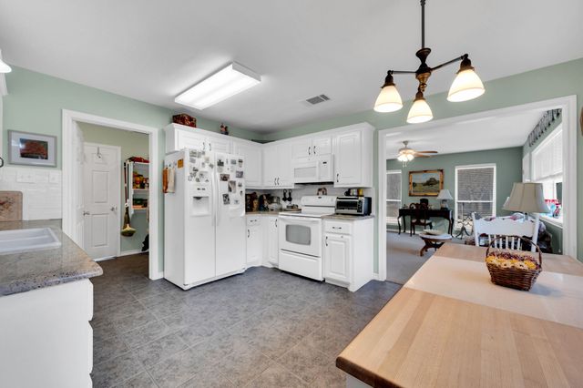 211 Walker Court N, Waxahachie, TX 75167