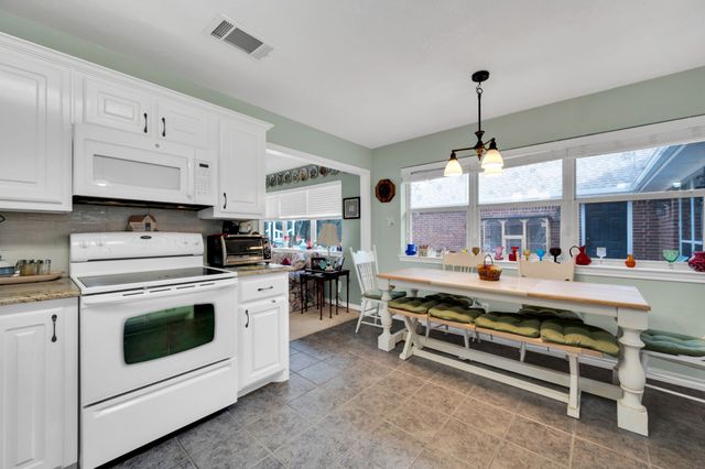 211 Walker Court N, Waxahachie, TX 75167