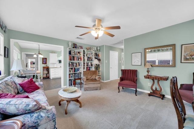 211 Walker Court N, Waxahachie, TX 75167