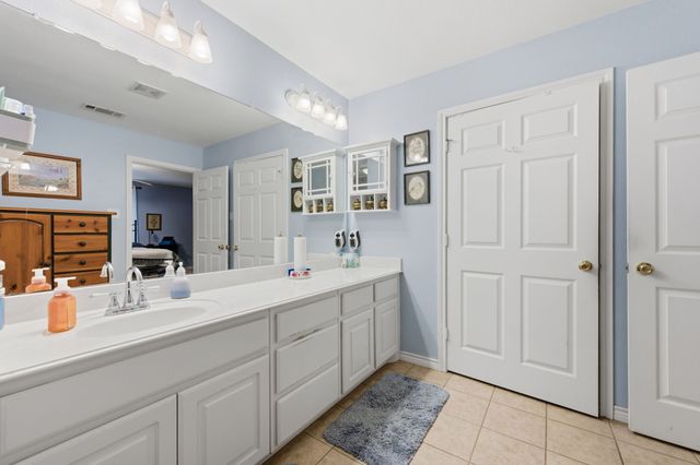 211 Walker Court N, Waxahachie, TX 75167