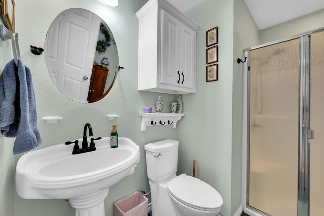 211 Walker Court N, Waxahachie, TX 75167