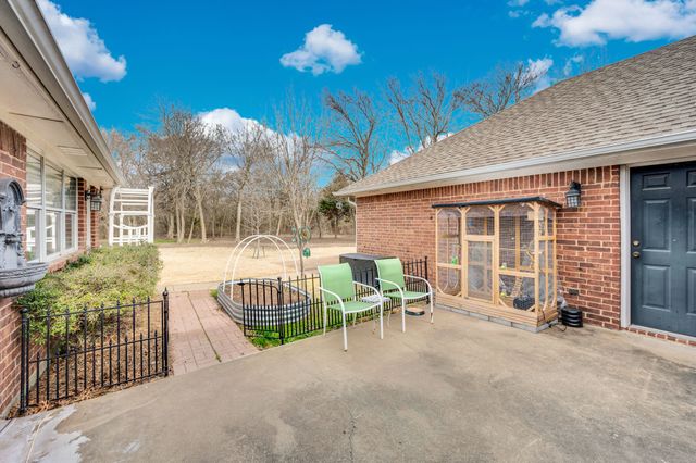 211 Walker Court N, Waxahachie, TX 75167