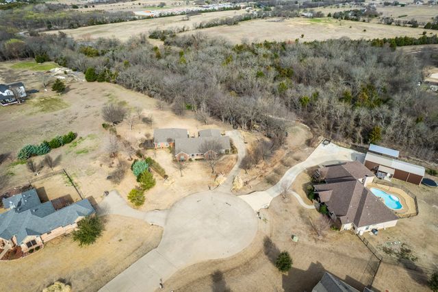 211 Walker Court N, Waxahachie, TX 75167