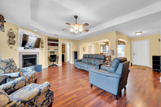 211 Walker Court N, Waxahachie, TX 75167