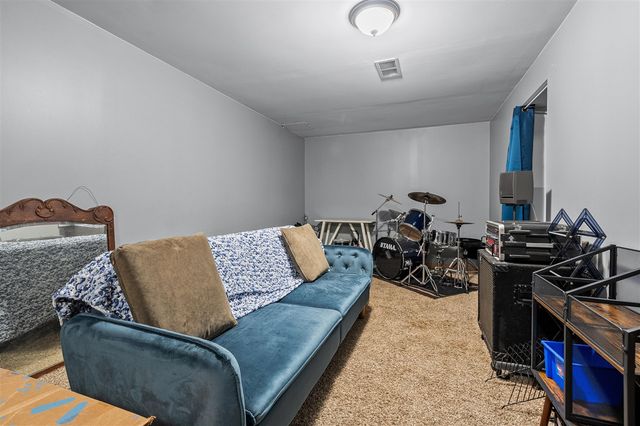 1055 W Michigan Avenue, Battle Creek, MI 49037