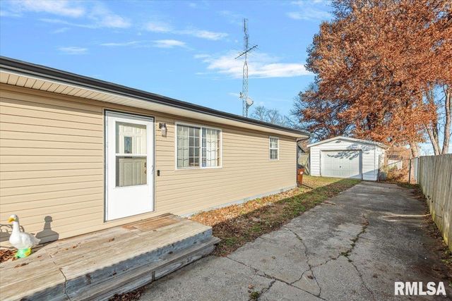 209 S EAST Street, Loami, IL 62661