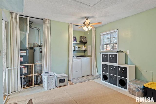 209 S EAST Street, Loami, IL 62661