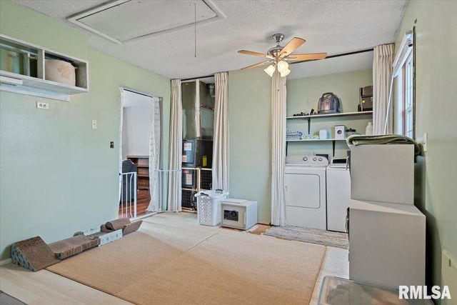 209 S EAST Street, Loami, IL 62661