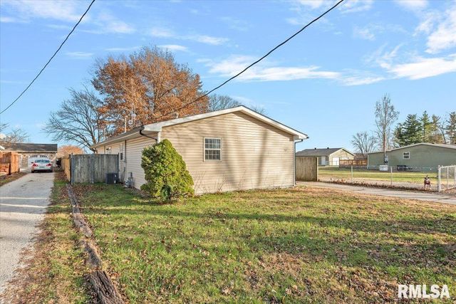 209 S EAST Street, Loami, IL 62661