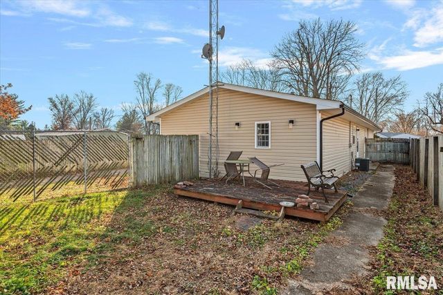 209 S EAST Street, Loami, IL 62661