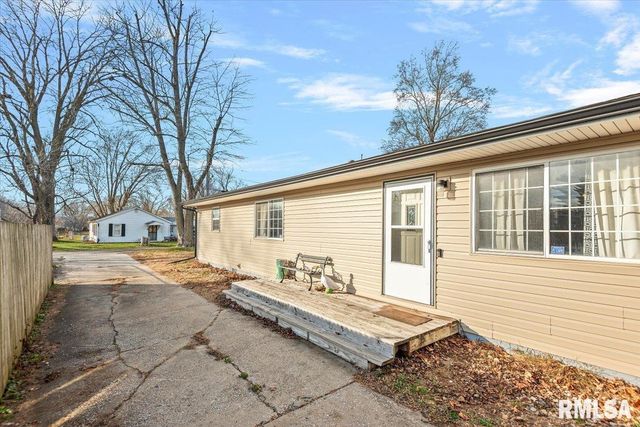 209 S EAST Street, Loami, IL 62661