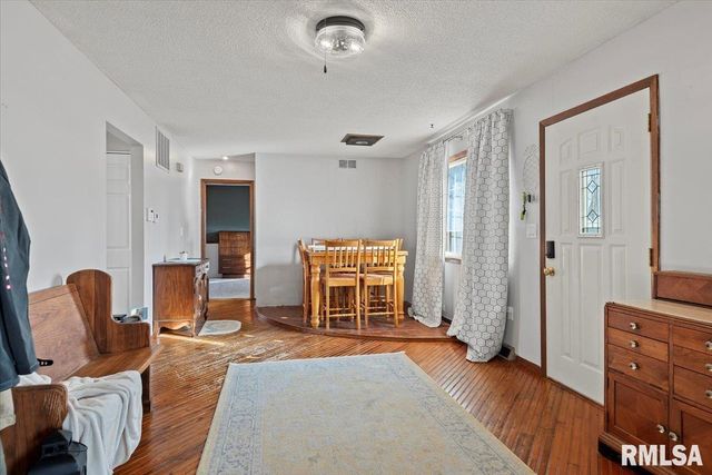 209 S EAST Street, Loami, IL 62661