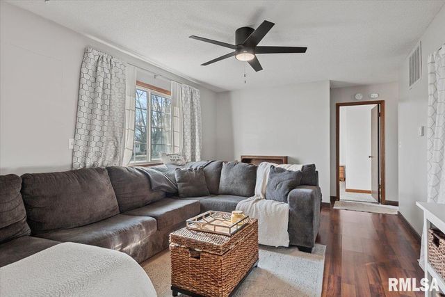 209 S EAST Street, Loami, IL 62661