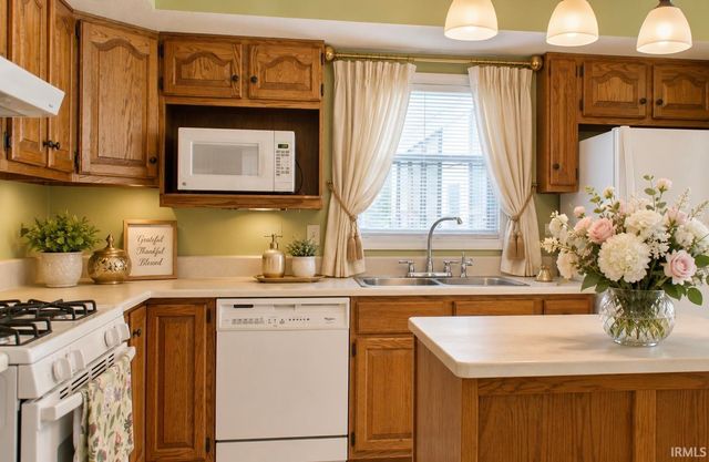 51844 Columbine Drive, Granger, IN 46530